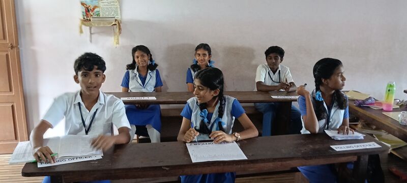 പ്രമാണം:35052 election class leader 4.jpg