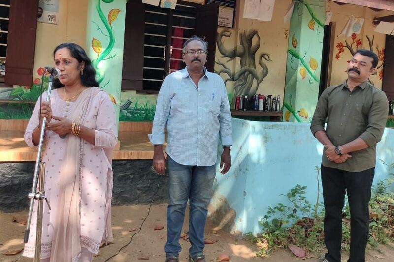 പ്രമാണം:41409 Kitchen steel table3.jpg