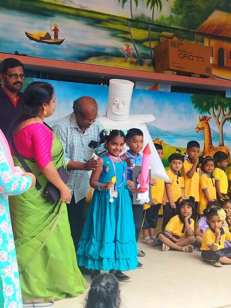 പ്രമാണം:42307 chandramanusyan.jpg