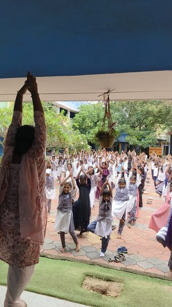 പ്രമാണം:43240 yoga3.jpg