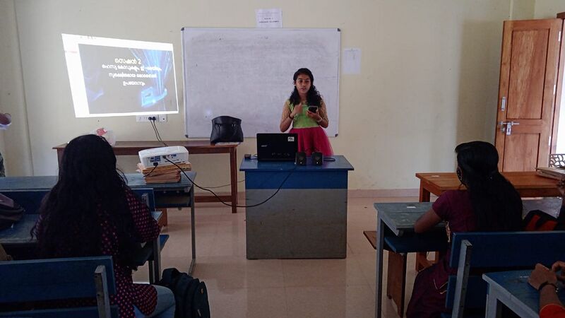 പ്രമാണം:44069-TVM-LKCS22-4 - Suresh Divakaran.jpg