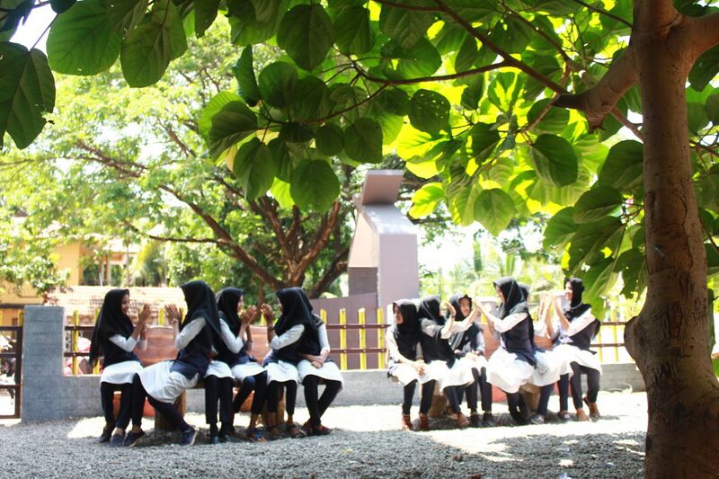 പ്രമാണം:Bmoupschoolpic3.jpg
