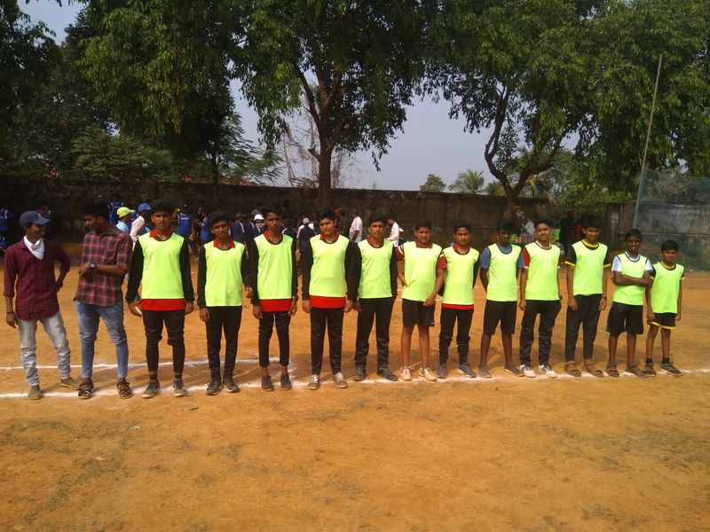 പ്രമാണം:SPORTS PRACTICE & COMPETITIONS SGHSS28.jpg