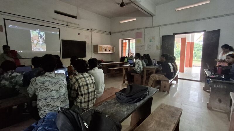 പ്രമാണം:School camp 36061 2.jpg