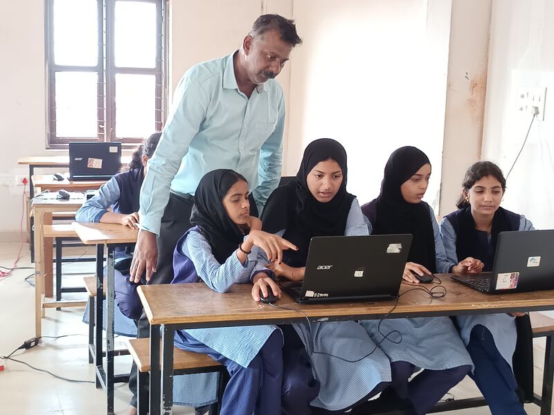 പ്രമാണം:11016 sw training1.jpg