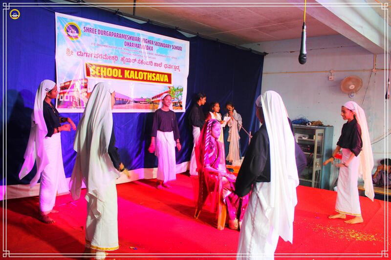 പ്രമാണം:11051SCHOOLKALOTHSAVA202416.jpg