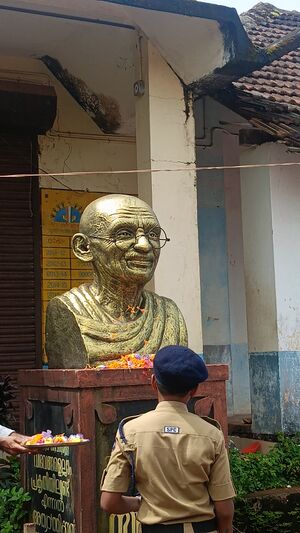 12060 KSD-GANDHI2.jpg