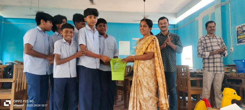 പ്രമാണം:12069 cleancampus 3.jpg