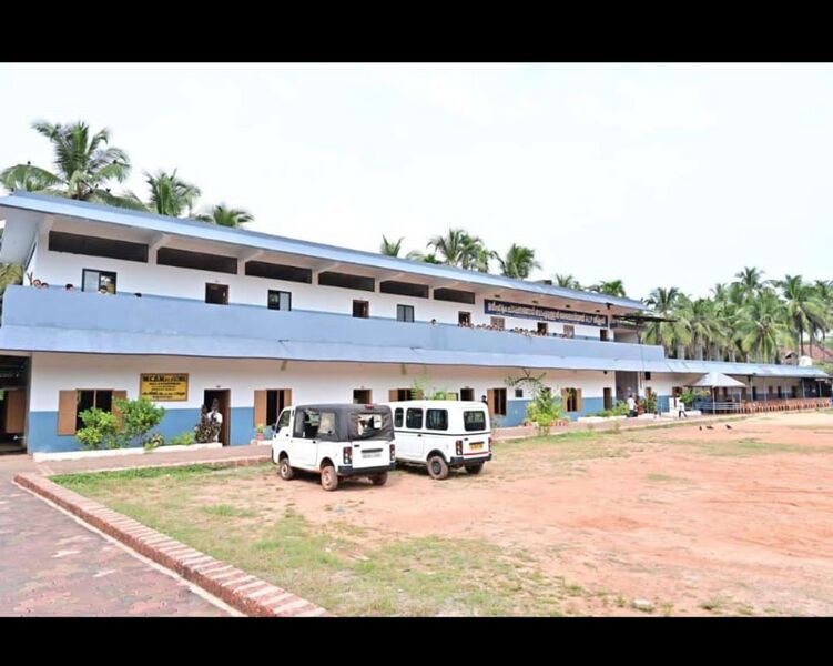 പ്രമാണം:12323-SCHOOL.jpg