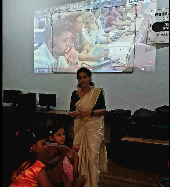 പ്രമാണം:13451 hitech classroom3.png