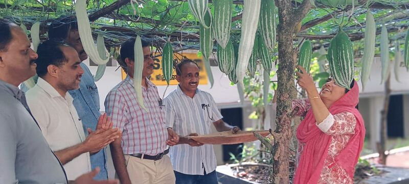 പ്രമാണം:18011-glimpses of farming.jpg