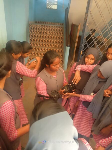 പ്രമാണം:21012-camera training4.jpeg