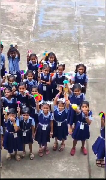 പ്രമാണം:22071-TSR-UMBRELLA MAKING.jpg