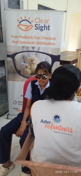 പ്രമാണം:25084-eye checkup. 1.jpg