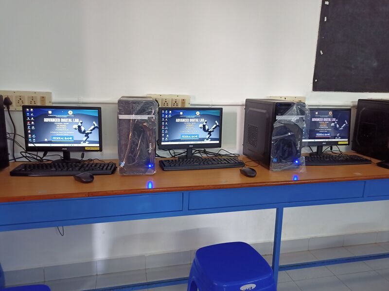 പ്രമാണം:33009 digitallab1.jpg