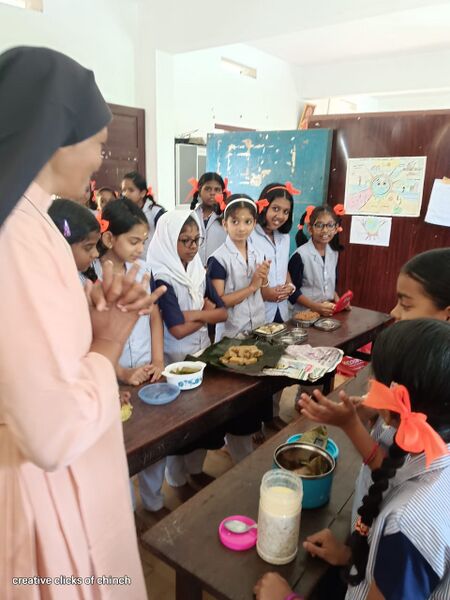 പ്രമാണം:36046 4V.jpeg