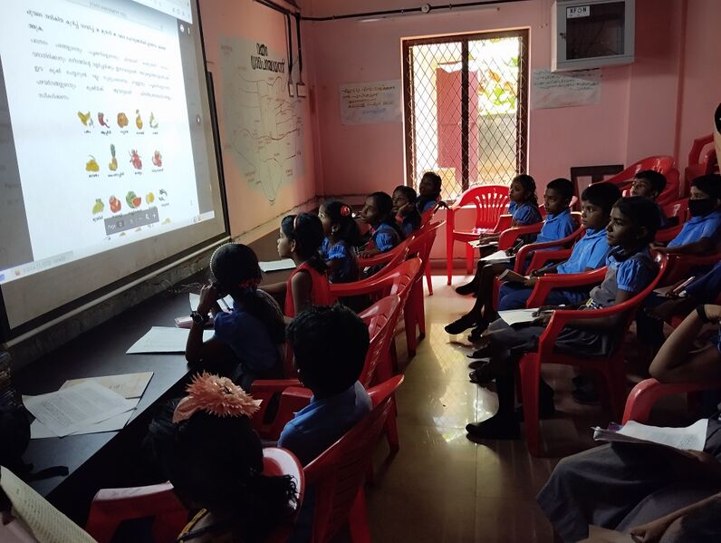 പ്രമാണം:42219 projector room.jpg