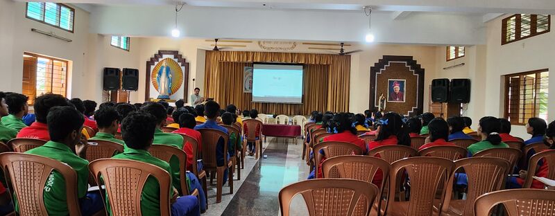 പ്രമാണം:Expert class syamlal 35052 234.jpg