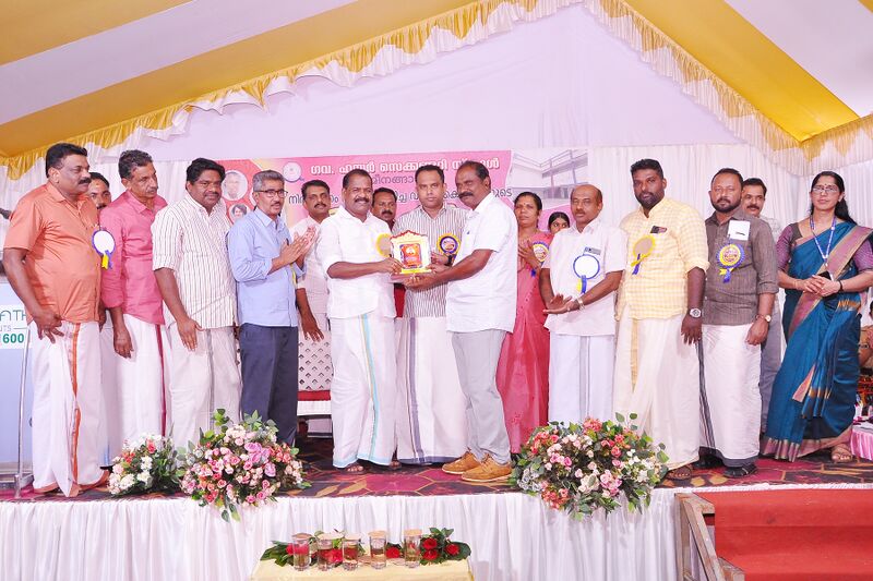 പ്രമാണം:15048 ing2.JPG