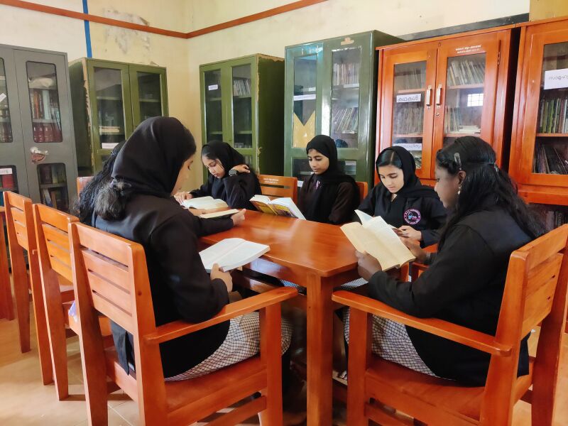 പ്രമാണം:15088 laibrary.jpg