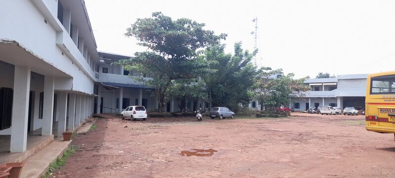 പ്രമാണം:19083 school compund.jpg