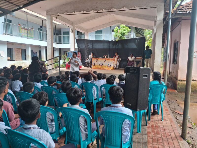 പ്രമാണം:25059 EKM vidyarangam 3.jpg