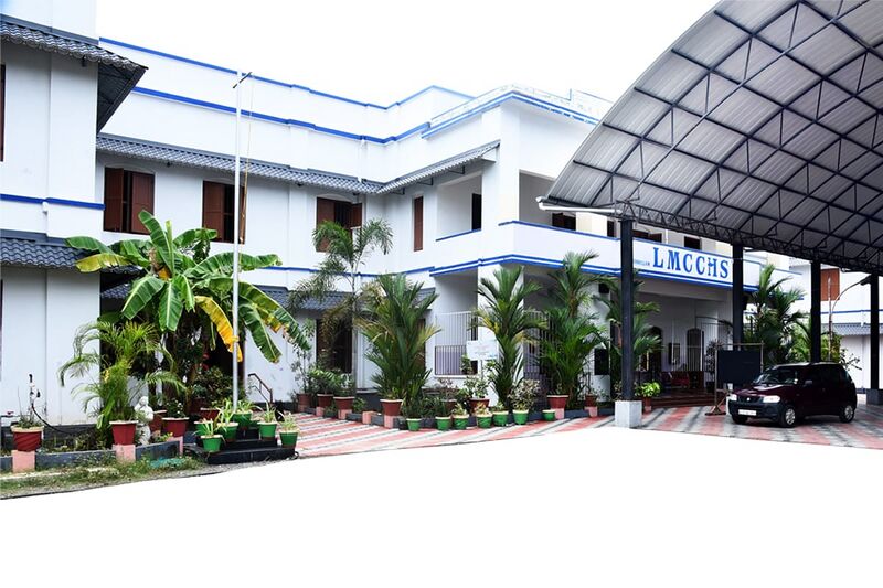 പ്രമാണം:26036 School .jpg