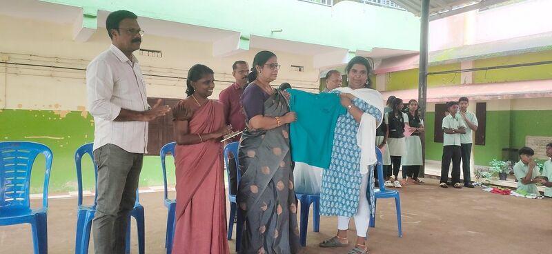 പ്രമാണം:34013new jersey25e.jpg