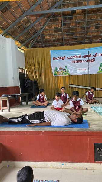 പ്രമാണം:35223 yoga 13.jpeg