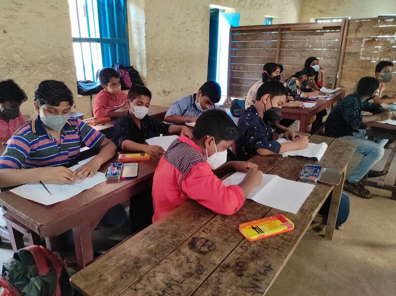 പ്രമാണം:38047 Craft Activity.jpeg