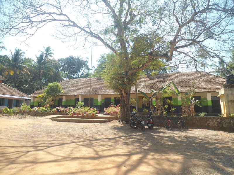 പ്രമാണം:41543 schoolphoto.JPG