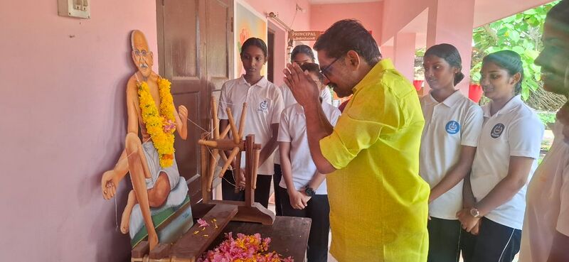 പ്രമാണം:42042 GANDHI JAYANTHI.jpg