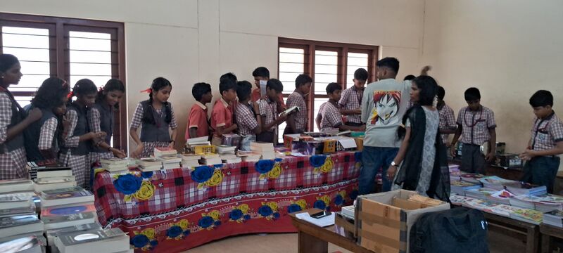 പ്രമാണം:44046 reading2.jpg