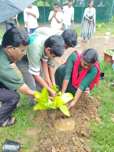 പ്രമാണം:Environment day gvhss kinassery.jpeg