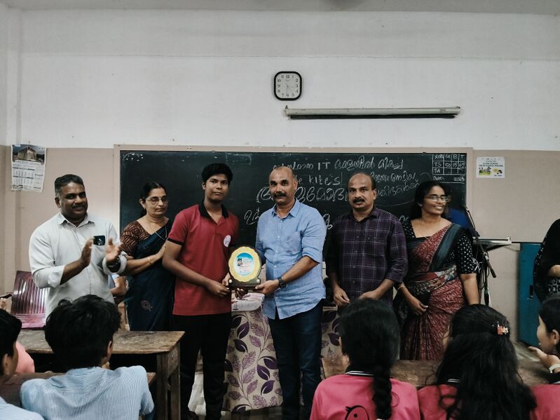 പ്രമാണം:11053 anumodanam.resized.jpg