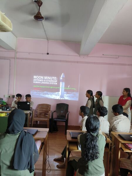 പ്രമാണം:12039 chandradinam4.jpg