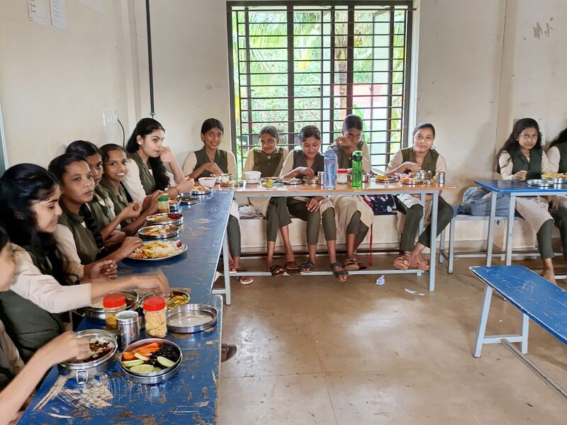 പ്രമാണം:16041 Balanced diet8 2025 Aug.jpg