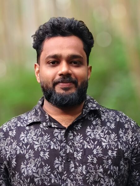 പ്രമാണം:18103 JAMSHEE.jpg