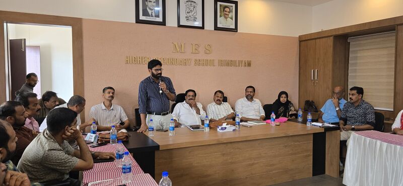 പ്രമാണം:19112 mes table talk2.jpg