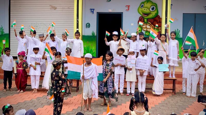 പ്രമാണം:19808-flag off.jpeg