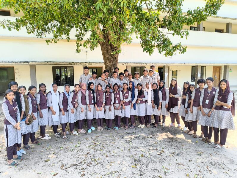 പ്രമാണം:35021 batchphoto.jpeg