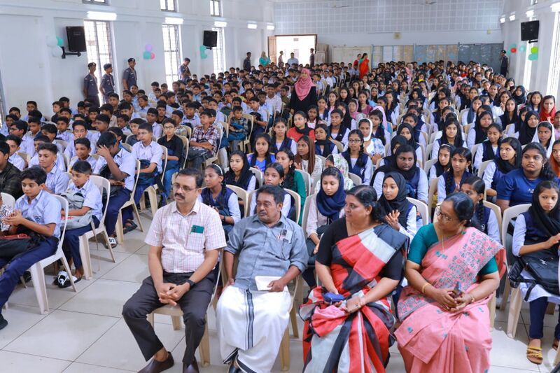 പ്രമാണം:41101 TKMHSS PRAVESHANOLSAVAM 6.jpg