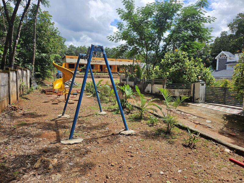 പ്രമാണം:42451 school park 2024.jpg