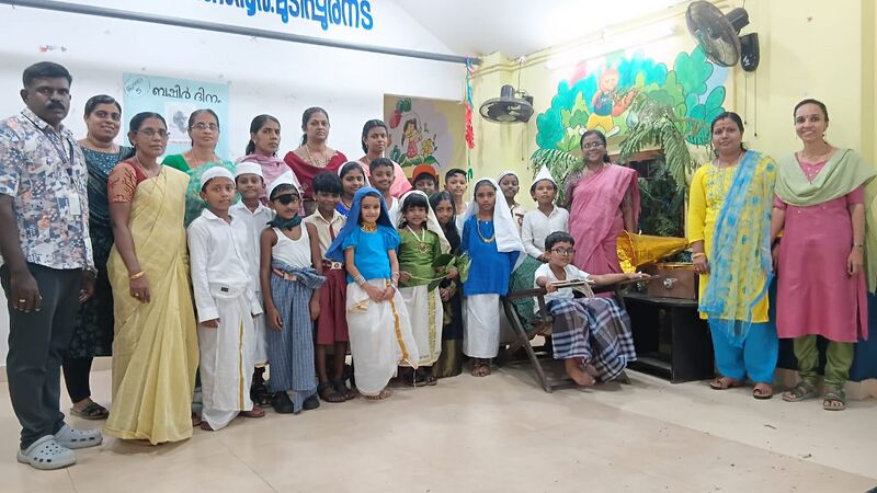 പ്രമാണം:44220-basheer day.jpg