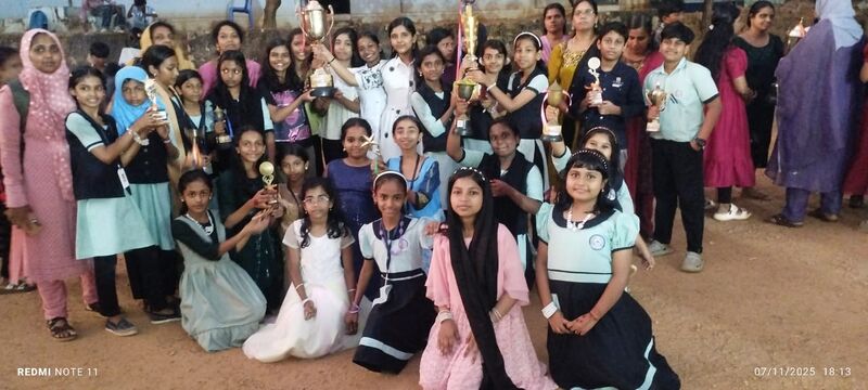 പ്രമാണം:44355 കലോത്സവം6.jpeg