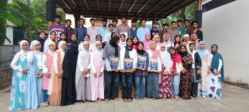 പ്രമാണം:6c84ab0b-2329-4b52-aa59-afb5e79a2f7c.jpg