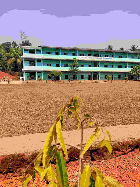 പ്രമാണം:School comprsd.jpg