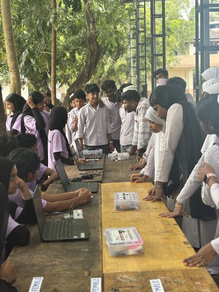 പ്രമാണം:19867-Robotics 2.jpg