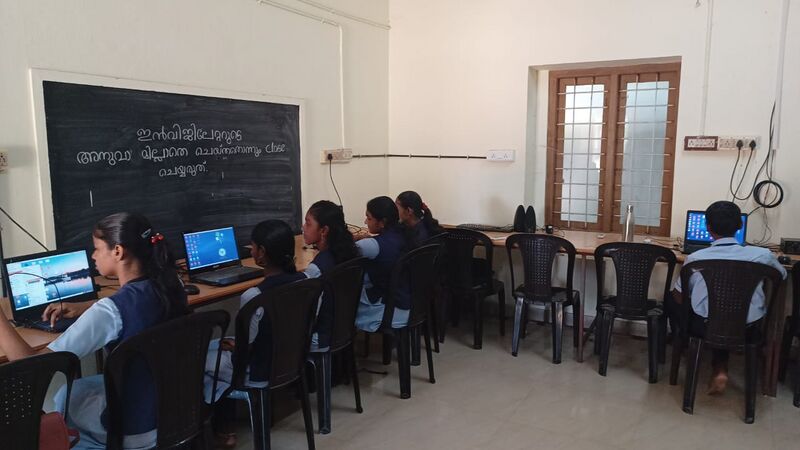 പ്രമാണം:25101hightech hall.jpg