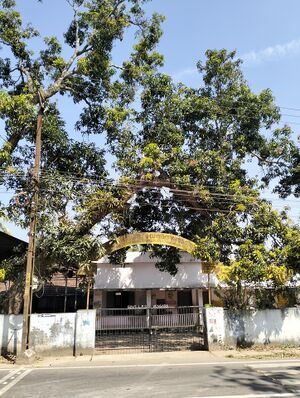 41219 School Gate..jpg